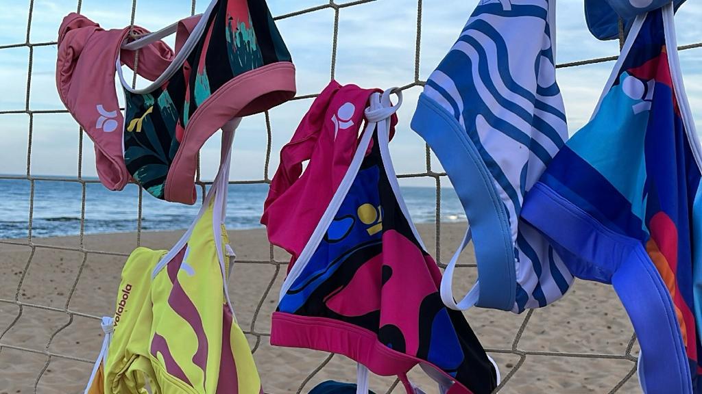 Guía de tallas: tops, bañadores y equipaciones de voleibol